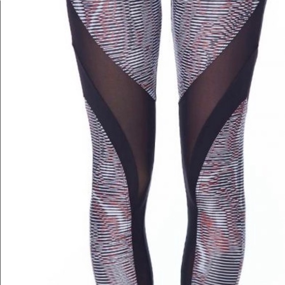 KORAL Sahara and black high rise leggings - Picture 3 of 10